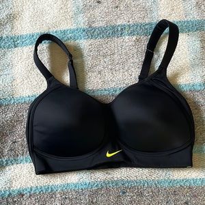 Nike Dri-Fit 32DD sports bra